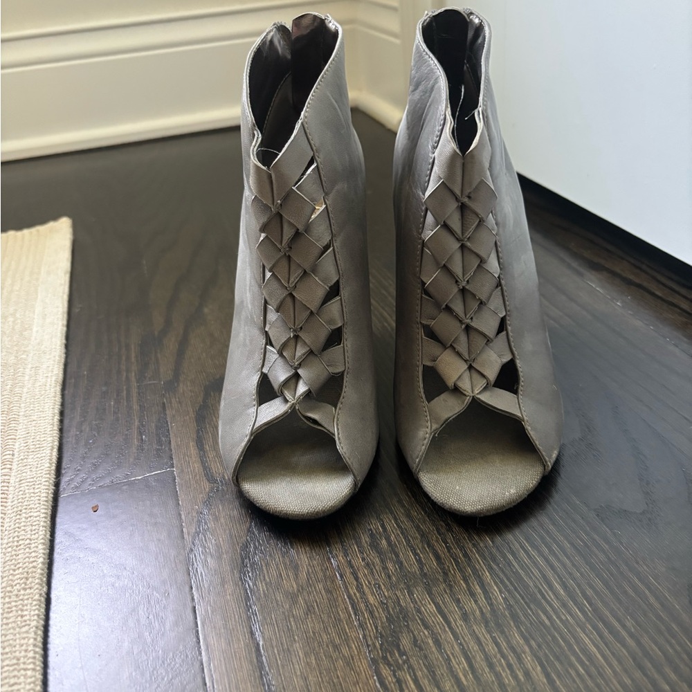 Charles David Gray Peep-Toe Heels with Lattice Design